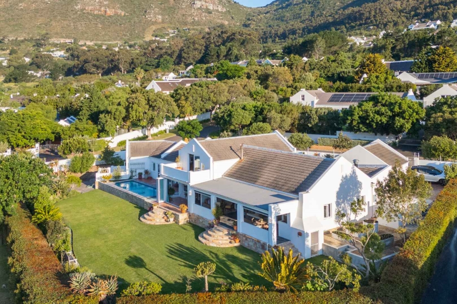 4 Bedroom Property for Sale in Oakhurst Estate Western Cape